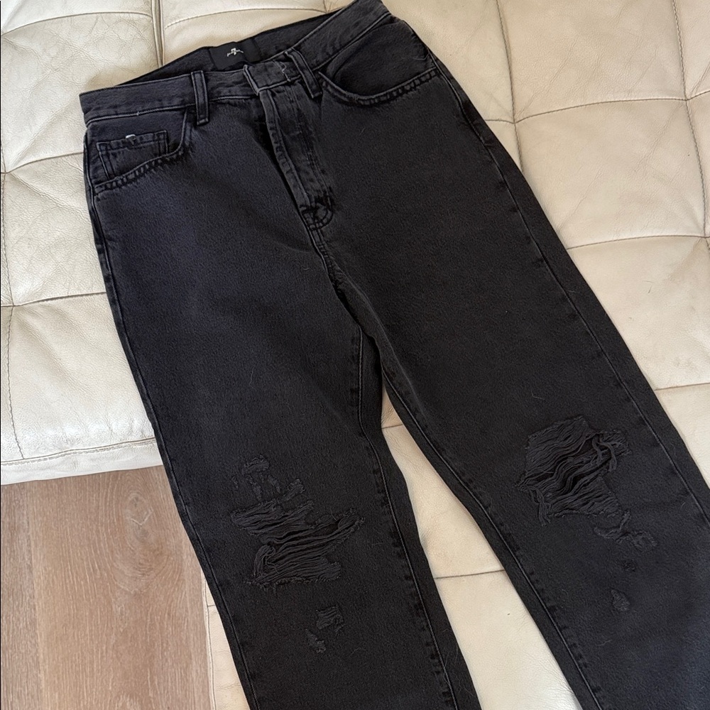 Easy Straight - Distressed Women's Jeans